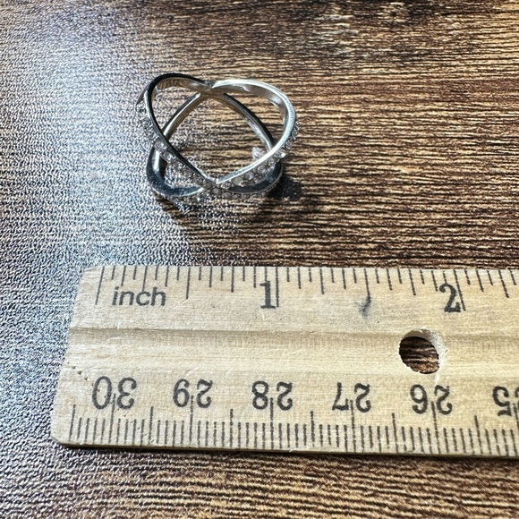 Sparkling Silver Ring (Like New - Great Condition) 🩶 - Picture 4 of 5